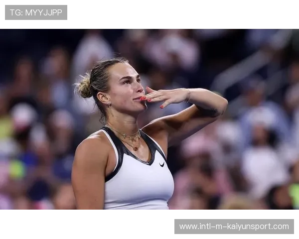 萨巴伦卡黑裙造型吸睛，与贝克汉姆合影成时尚焦点，萨巴伦卡训练视频