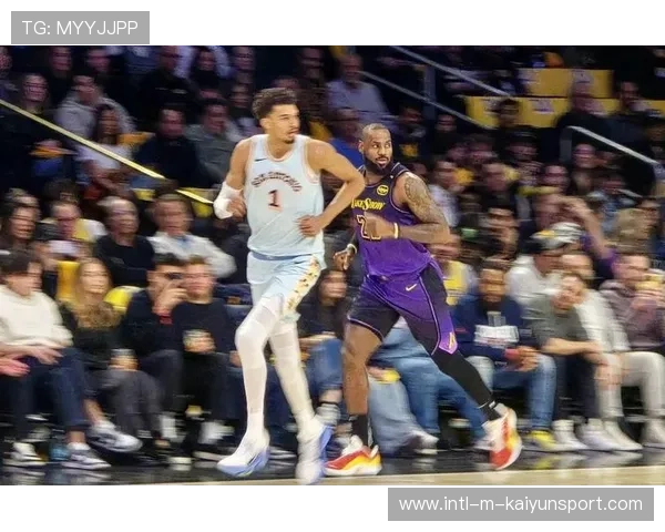 湖人险胜勇士,詹姆斯准三双力挽狂澜,詹姆斯湖人经典比赛