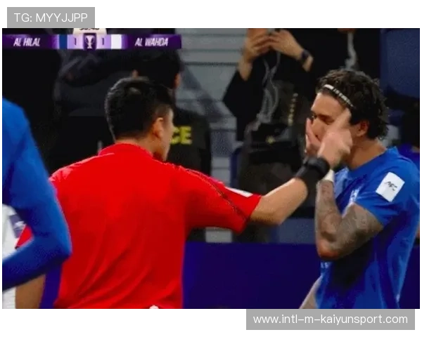 努涅斯禁区内抢点头球建功，皮球反弹入网