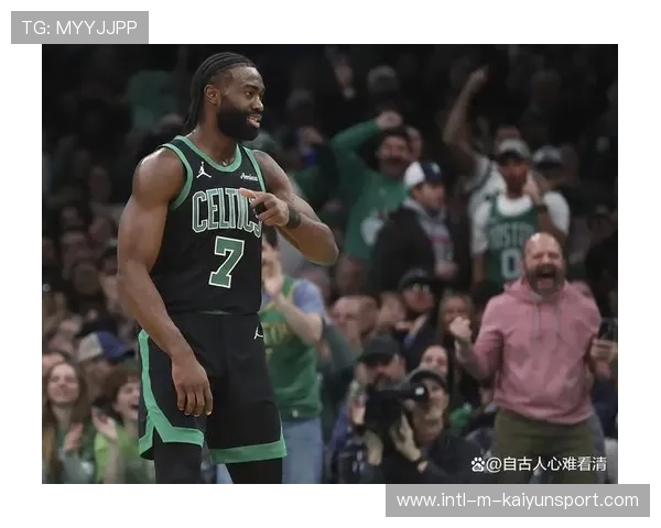 杰伦·布朗轰下30分13篮板，凯尔特人主场大胜